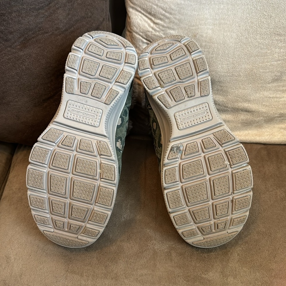 Sketcher Booties - Picture 6 of 9